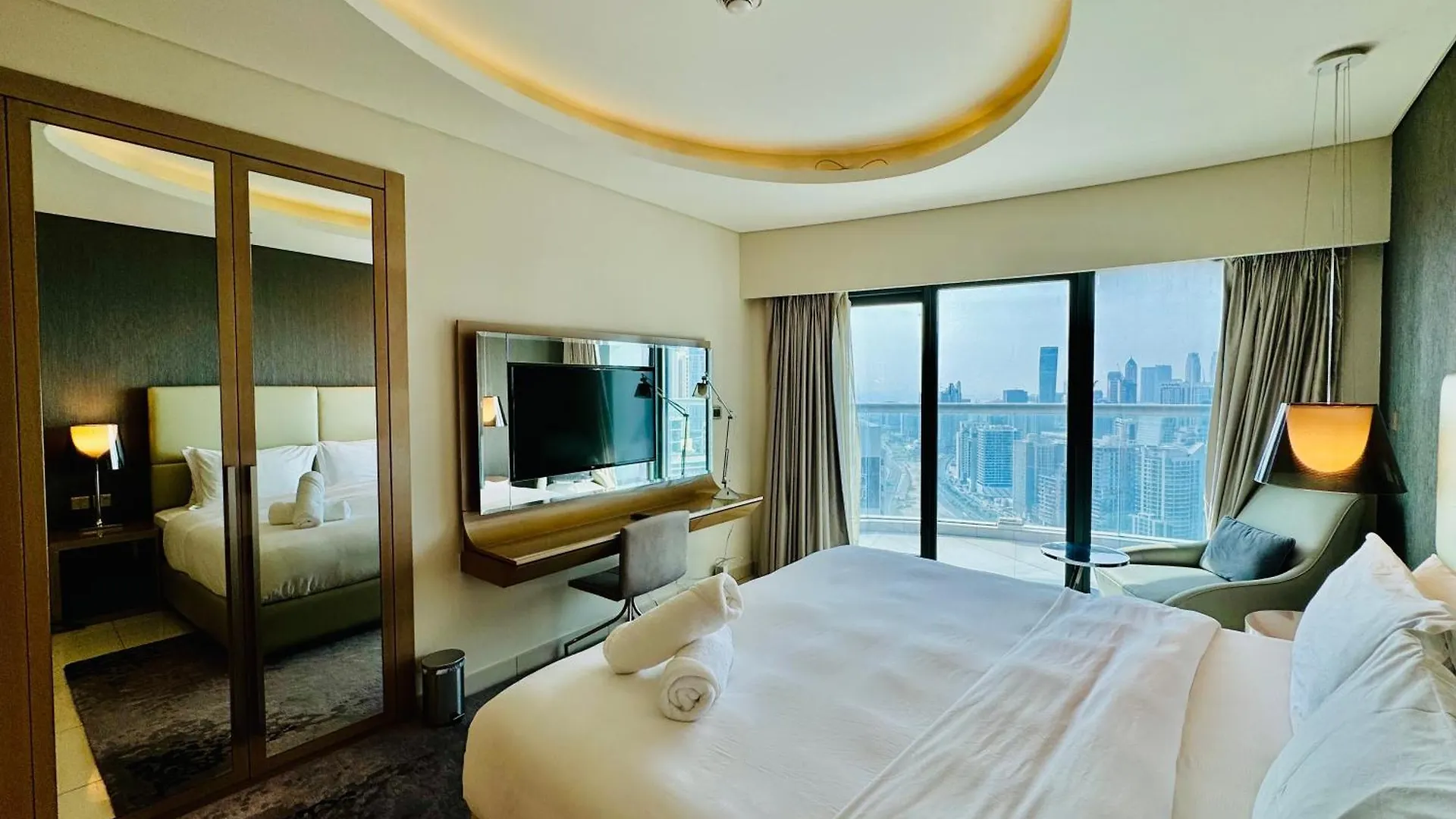 Luxe 3Br , Paramount By Damac, Excellent Pool Dubai Apartment