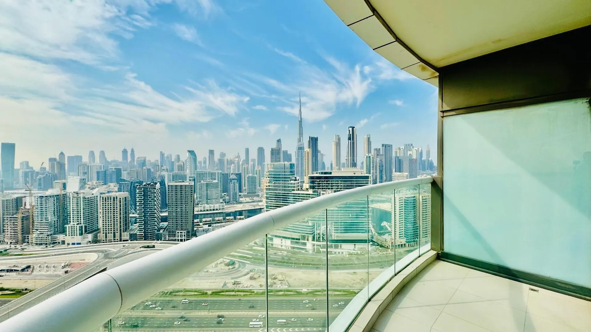 Apartment Luxe 3Br , Paramount By Damac, Excellent Pool Dubai United Arab Emirates
