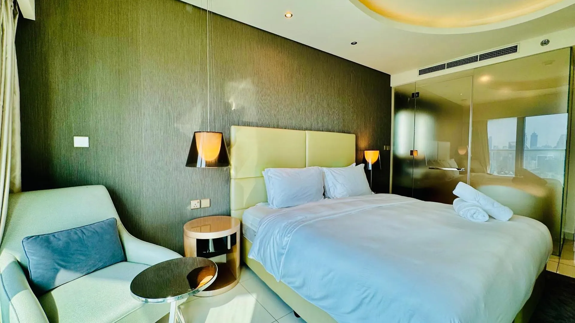 Luxe 3Br , Paramount By Damac, Excellent Pool Dubai United Arab Emirates