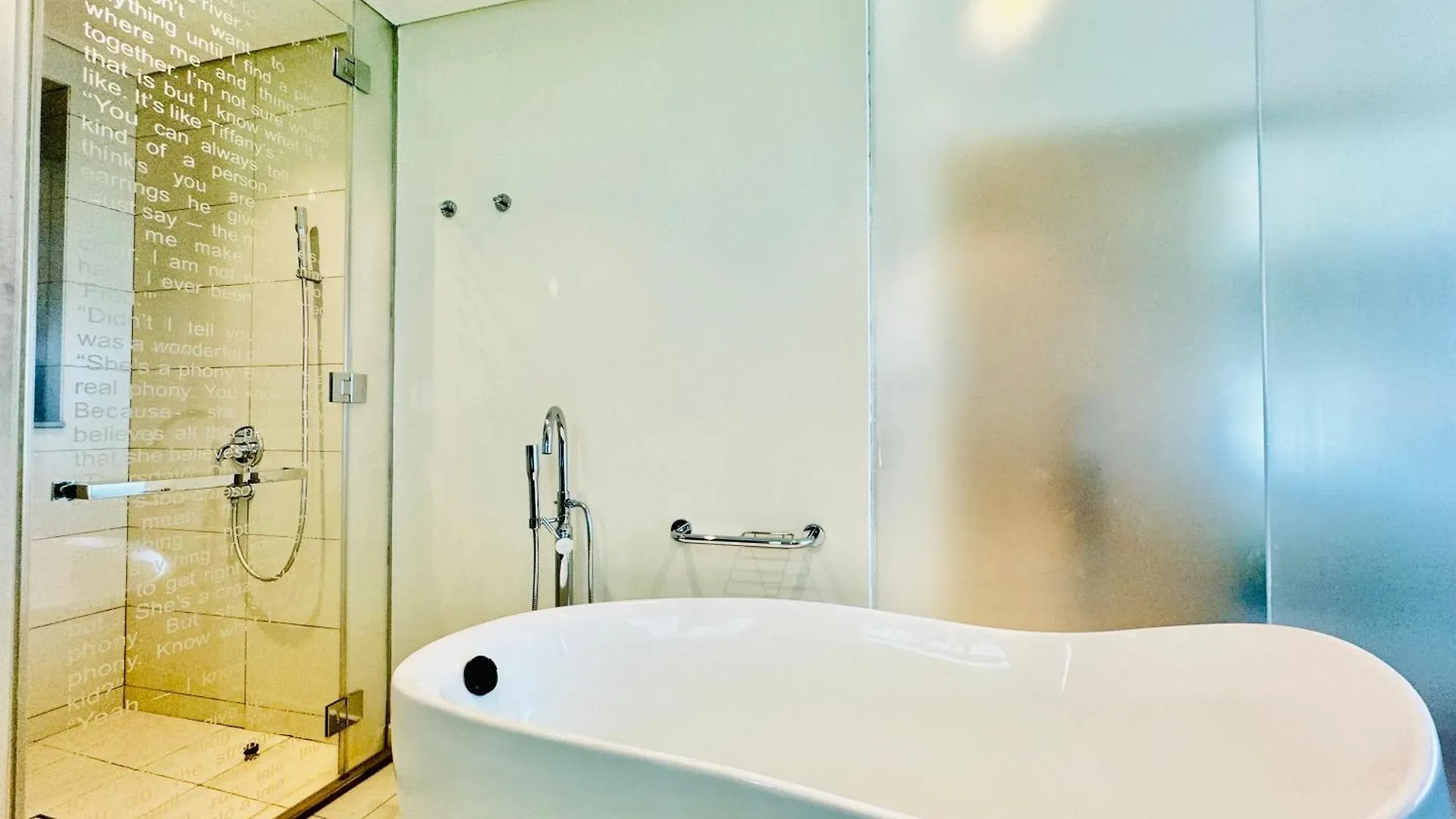 Luxe 3Br , Paramount By Damac, Excellent Pool Dubai