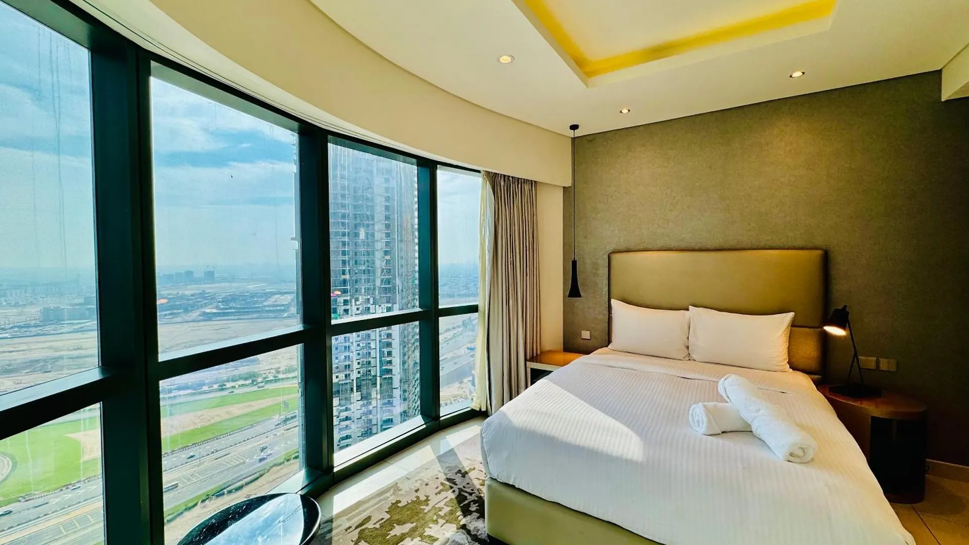 Apartment Luxe 3Br , Paramount By Damac, Excellent Pool Dubai United Arab Emirates