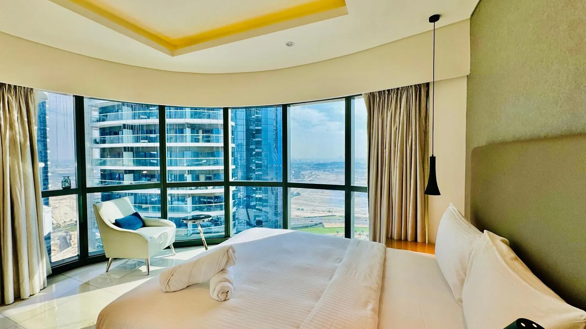 Luxe 3Br , Paramount By Damac, Excellent Pool Dubai