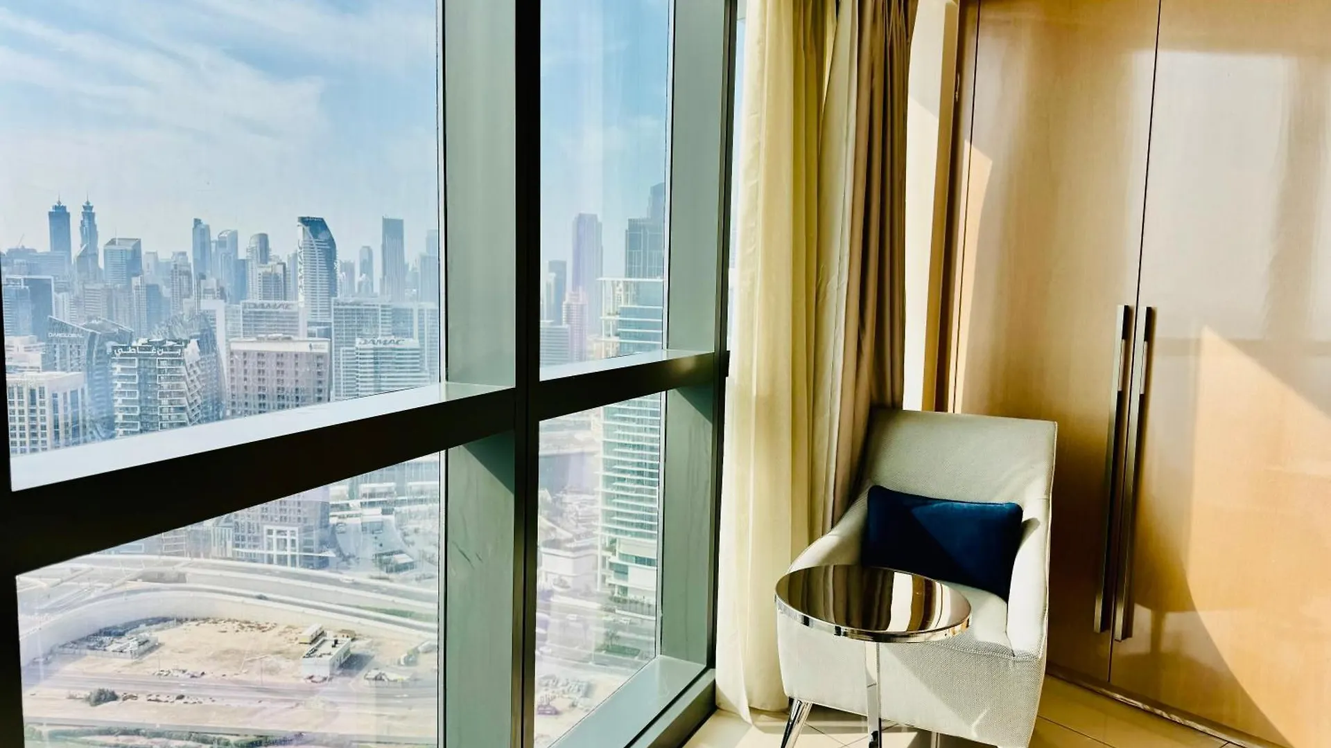 Apartment Luxe 3Br , Paramount By Damac, Excellent Pool Dubai